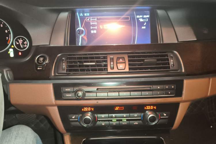 Used BMW 5 Series 2014 525Li Leading Model