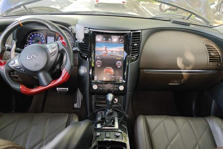 Used Infiniti QX70 2013 3.7L Supreme Edition