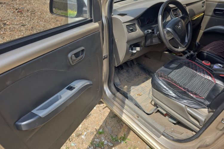 Used Wuling Rongguang V 2015 1.2L Base Version Left Front Seat