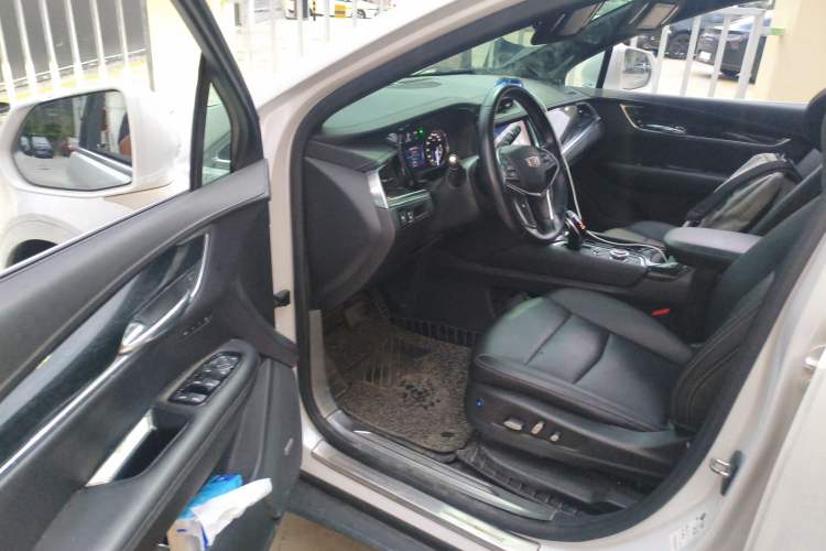 Used Cadillac XT5 2021 28T Luxury Model Driver Seat