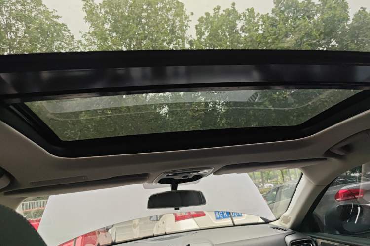 Used Lynk & Co 02 2018 1.5T DCT Two-Wheel Drive Zhaoban China V Standard Headliner