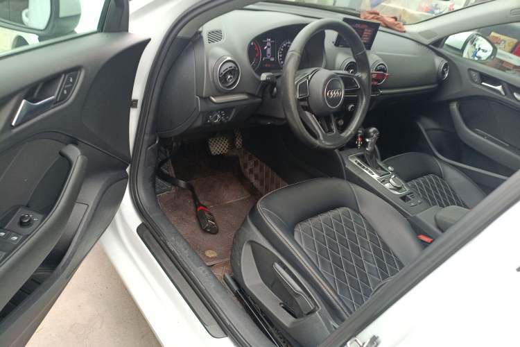 Used Audi A3 2017 Limousine 35 TFSI Ambition Edition
