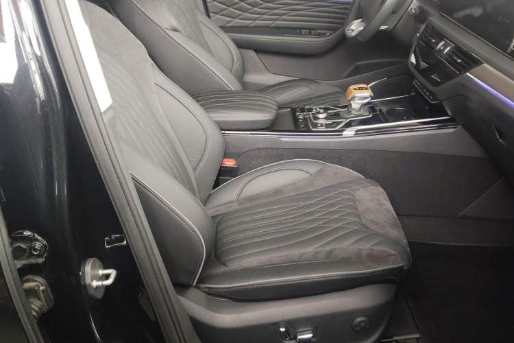 Used Hongqi HS5 2022 Revised Version 2.0T Smart Connect Flagship Edition Right Front Seat