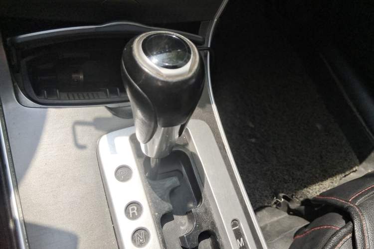 Used Mazda 6 2014 2.0L Automatic Classic Version
