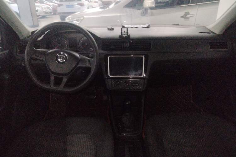 Used Volkswagen Santana 2018 1.5L Automatic Fashion Edition Center Console