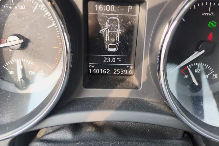 Used Skoda Superb 2013 1.8TSI Automatic Yashi Edition Odometer Close Up