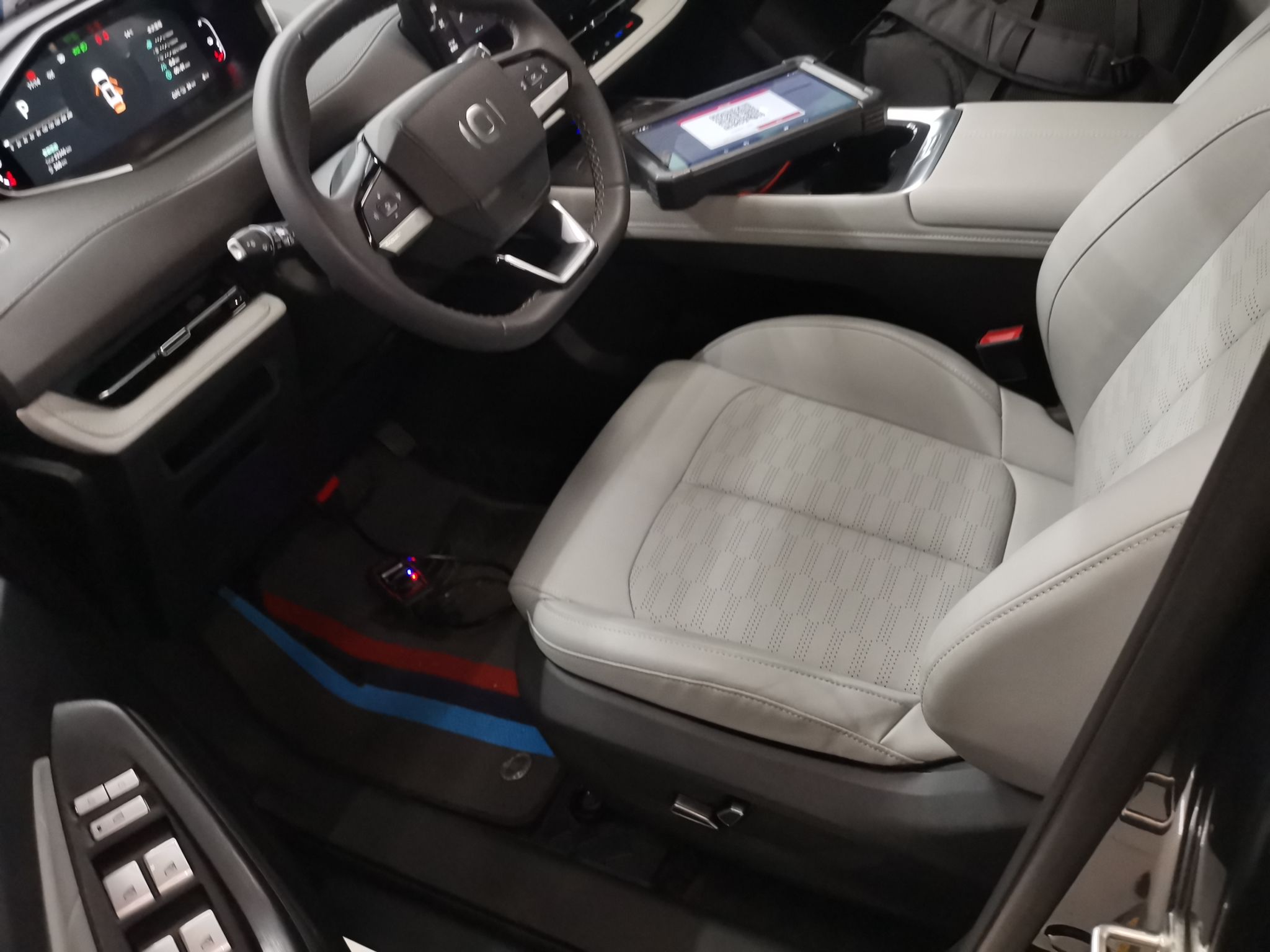 Переднее сиденье в автомобиле