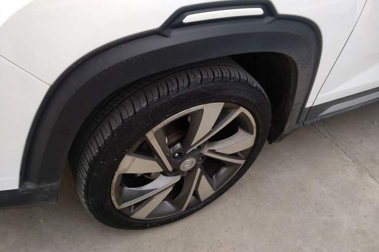 Used CHANGAN CS35PLUS 2019 1.4T DCT CoolLink Blue Whale Edition Left Front Wheel Hub