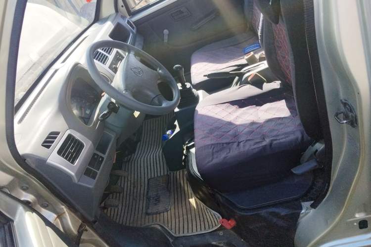 Used CHANGAN KAICHENG Xingguang 4500 2012 1.3L Base Version 4G13S1 Left Front Seat