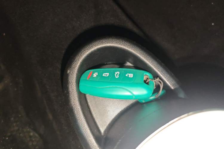 Used ORA Black Cat 2021 351 km Luxury Version Vehicle Key