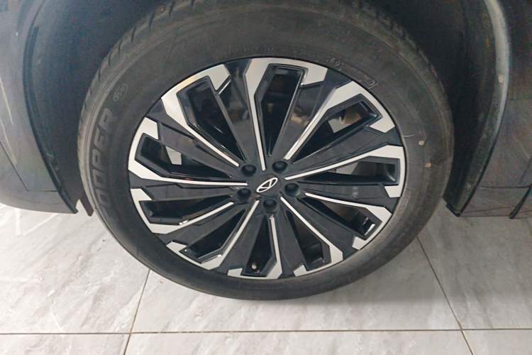 Used Chery Tiggo 9 2023 2.0T Automatic Two-Wheel Drive Luxury Edition 5 Seats Exterior 4