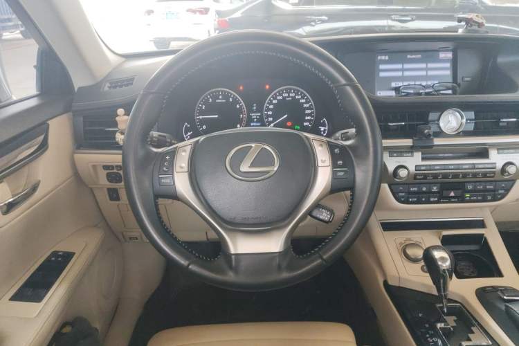 Used Lexus ES 2013 250 Elite Edition
