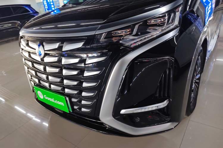 Used Denza D9 2022 DM-i 970 Four-Wheel Drive Prestige Model
