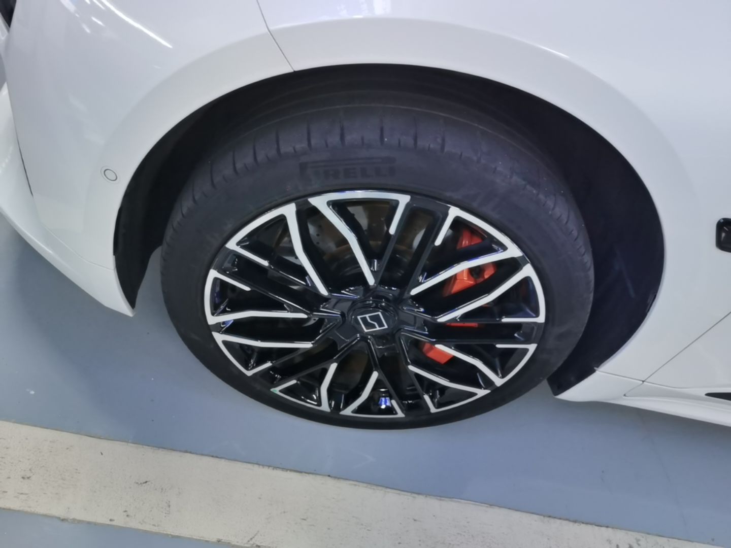 Zeekr 001 2025 YOU Edition 100 kWh All-Wheel Drive — снимка 10