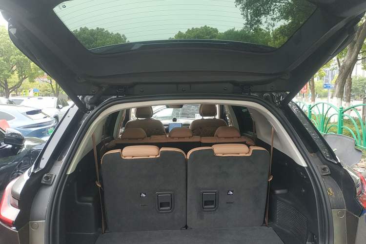 Used Nio ES8 2018 Founder Edition Trunk