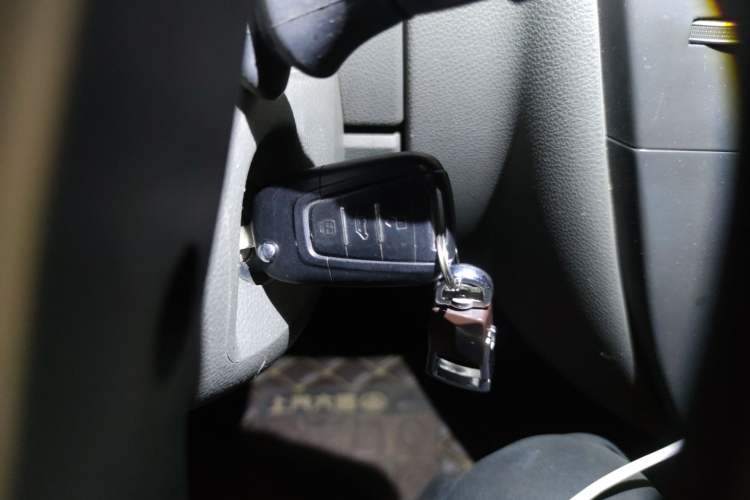 Used SAIC MAXUS Xintu V80 