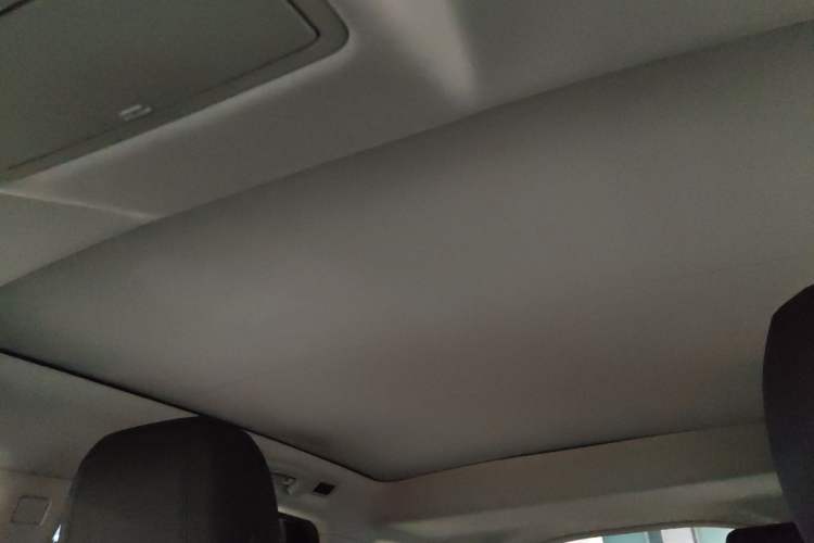 Used Land Rover Discovery Sport 2019 240 PS SE Version China VI Standard