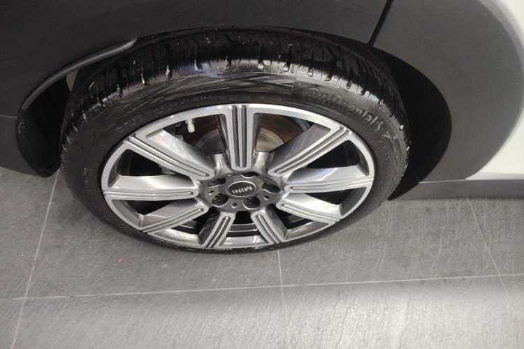 Used MINI Clubman 2023 Revised 2.0T COOPER S Connoisseur
