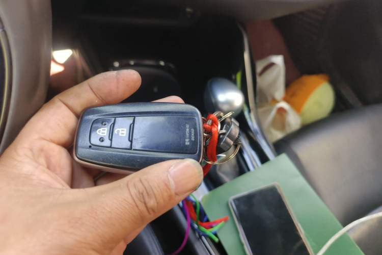 Used Toyota IZOA 2018 2.0L Yichi Version China VI Standard
