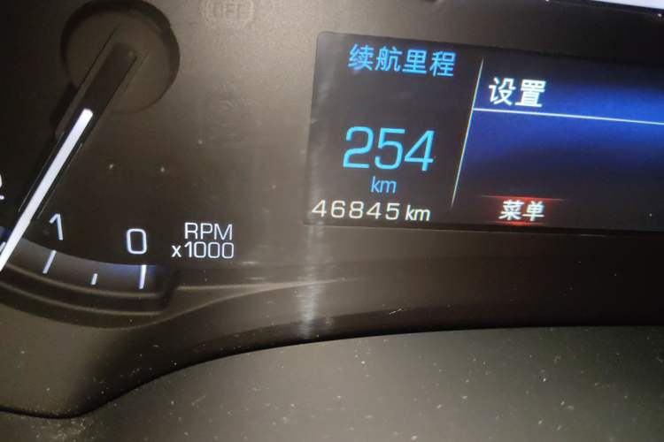 Used Cadillac XTS 2013 28T Luxury Model Odometer Close Up