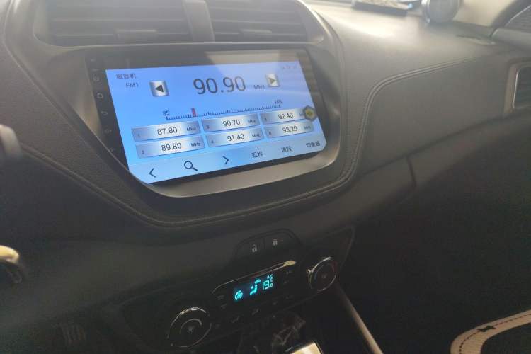 Used Ford Escort 2015 1.5L Automatic Fashion Model Audio And AC Panel