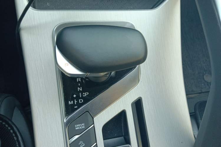 Used Geely Auto Coolray 2023 1.5T DCT Diamond Edition Gear Lever