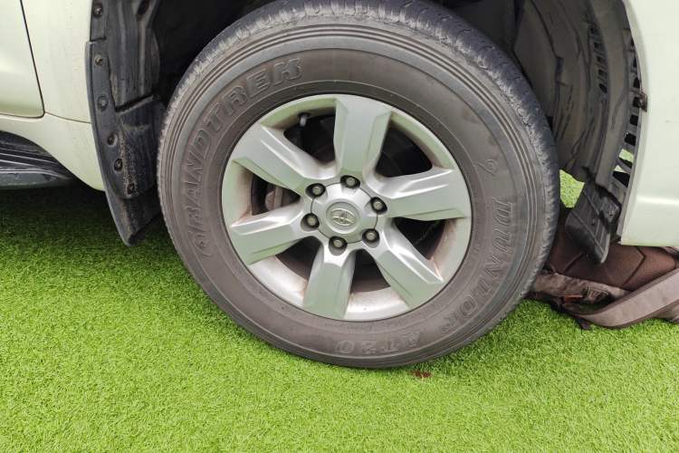 Used Toyota Prado 2013 2.7L Automatic Middle East Version
