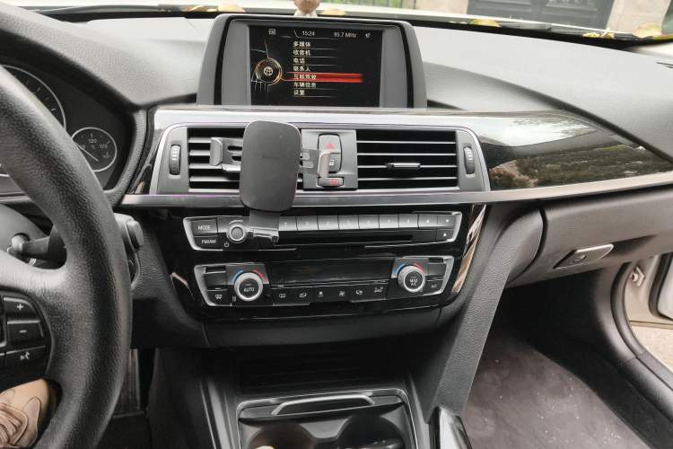 Used BMW 3 Series 2017 320Li Fashion Model
