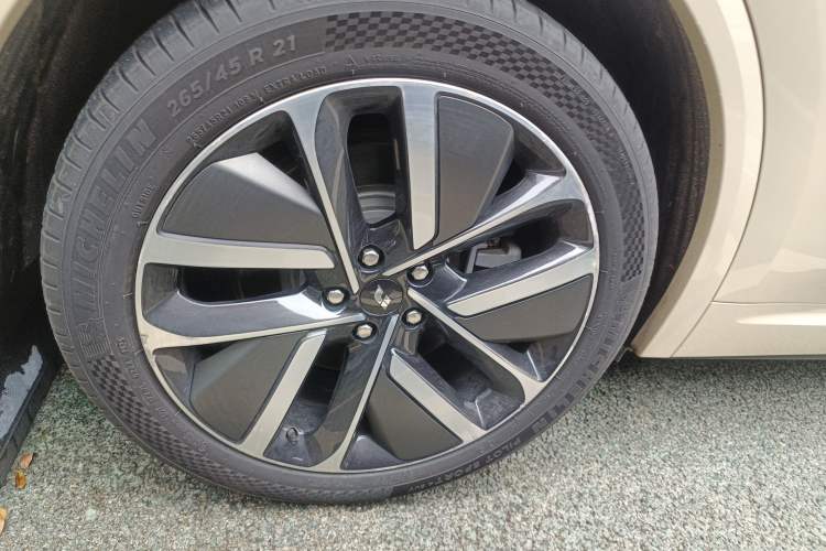 Used Li Auto L9 2022 Max model
