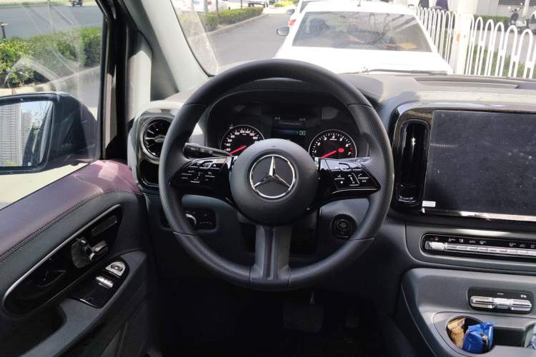 Used Mercedes-Benz Vito 2024 2.0T Elite Version 8 Seats