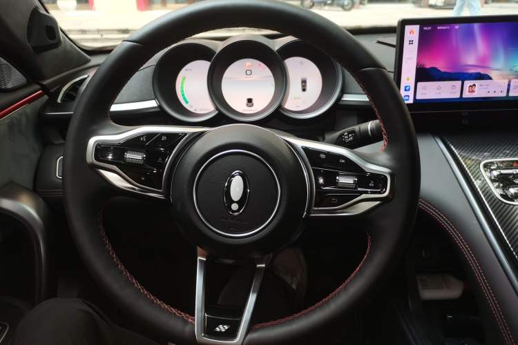 Used ORA Lightning Cat 2024 Dark Night Edition 555km Prestige Version Steering Wheel