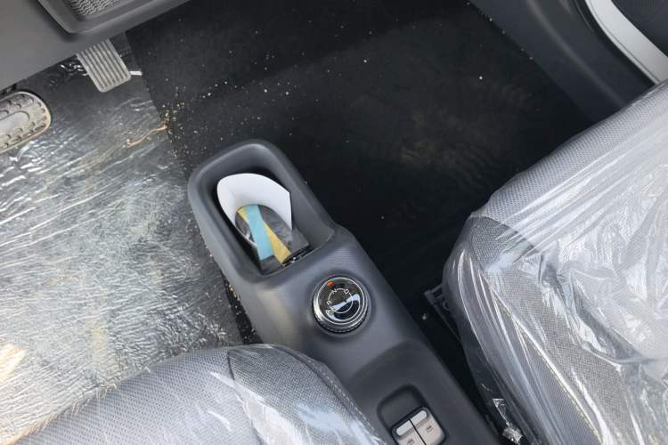 Used Wuling Zhiguang New Energy 2025 Model 305km Ambitious Edition Gear Lever