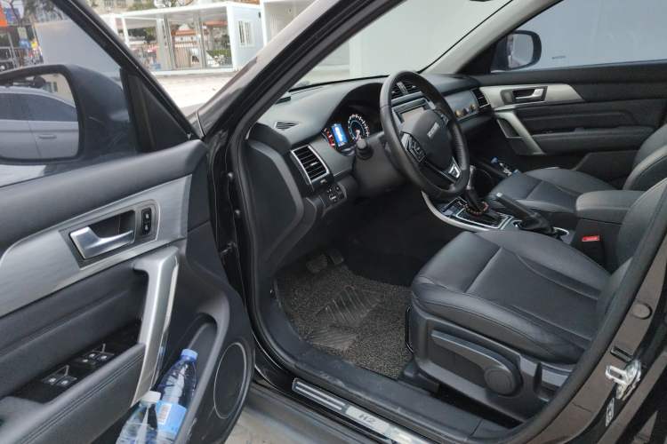 Used Haval H2 2017 Red-Label 1.5T Automatic Two-Wheel Drive Elite Model Driver Seat