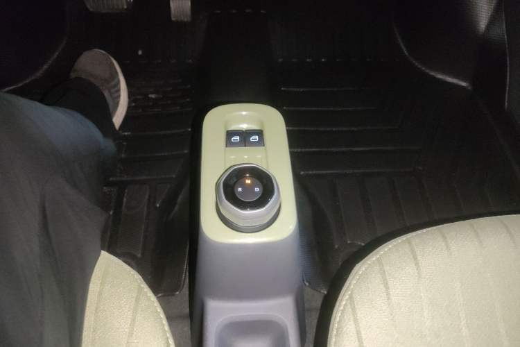 Used Geely Auto Panda 2024 Panda Mini 200km Longteng PRO Edition
