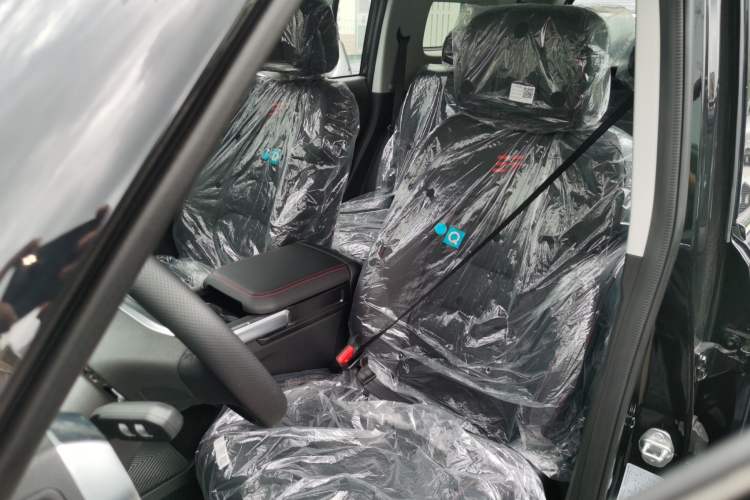 Used JETOUR Traveler C-DM 2025 206km XWD Extended-Length 7-Seater