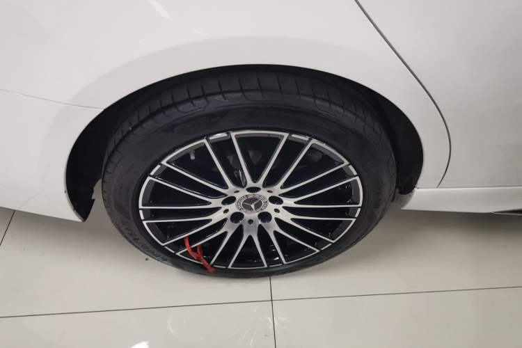 Used Mercedes-Benz C-Class 2024 C 200 L Sport Edition Right Rear Wheel Hub