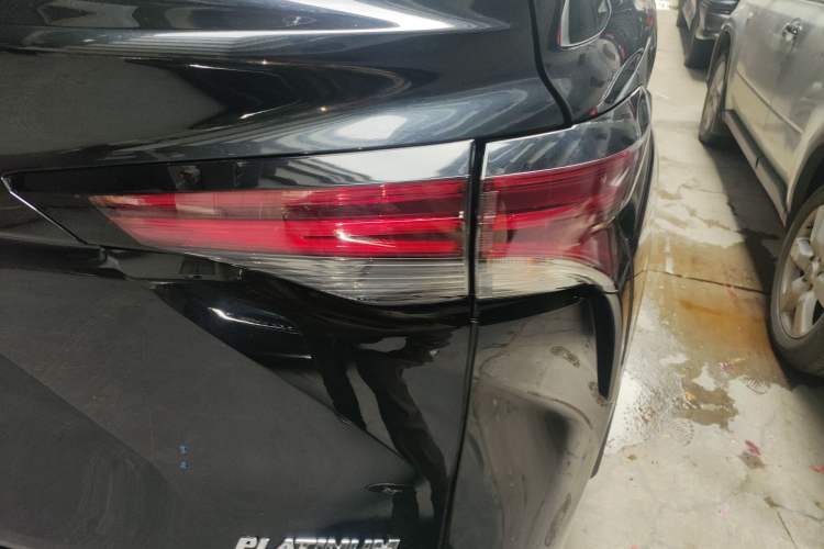 Used Toyota Sienna 2021 2.5L Hybrid Platinum Edition