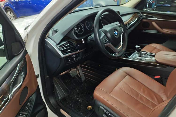 Used BMW X5 2014 xDrive35i Elegant Edition Driver Seat