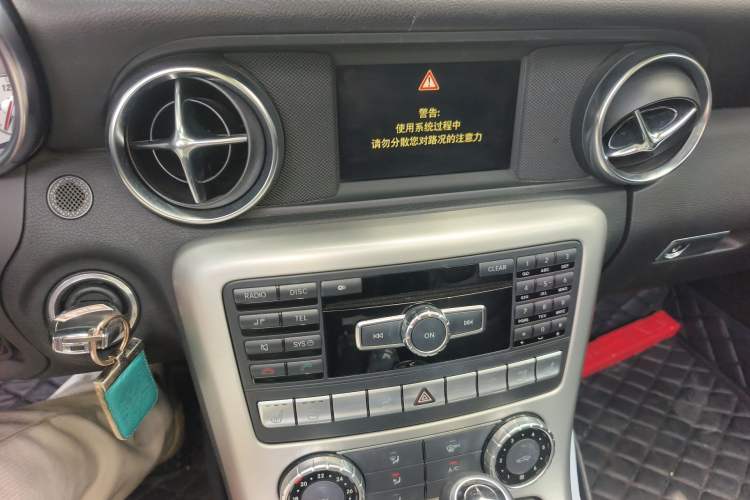 Used Mercedes-Benz SLK-Class 2011 SLK 200 Fashion Model
