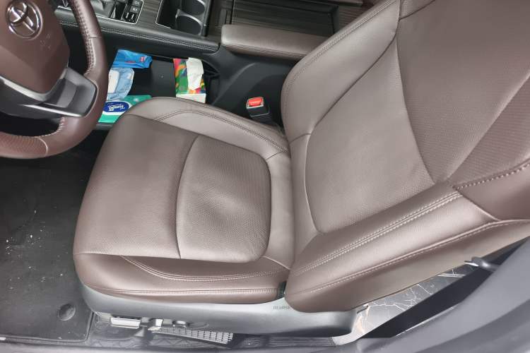 Used Toyota SIENNA 2023 2.5L Hybrid Platinum Edition Left Front Seat