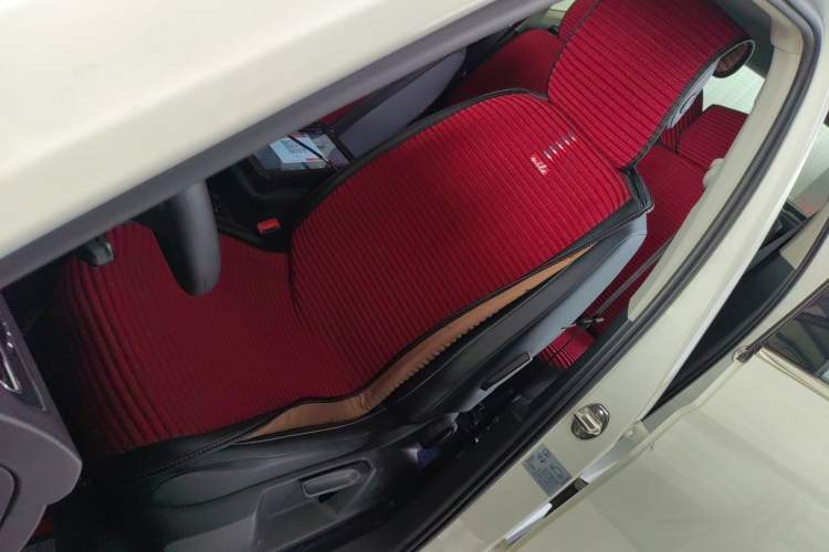 Used Volkswagen Tiguan L 2017 330TSI Automatic Two-Wheel Drive Luxury Edition Left Front Seat