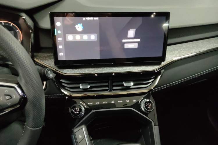 Used Lynk & Co 06 2023 Remix 1.5T JinPro Audio And AC Panel