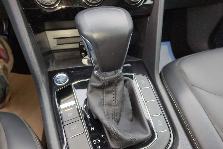 Used Volkswagen Tiguan L 2021 330TSI Automatic Two-Wheel Drive Smart Edition