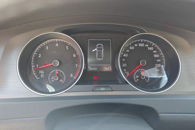 Used Volkswagen Golf 2016 230TSI Automatic Comfort Version Instrument Cluster