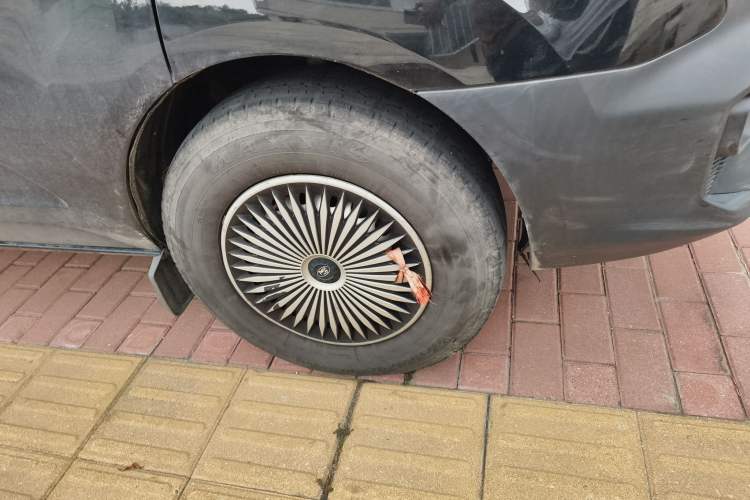 Used Ford Transit 2023 2.0T Diesel Manual Multifunction Commercial Vehicle Short Wheelbase Low Roof 5/6 Seats Right Front Wheel Hub