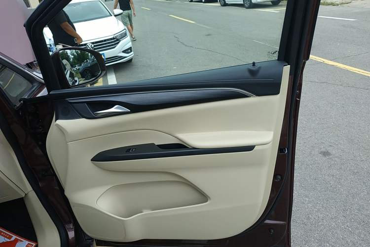 Used Buick GL8 2022 ES Land Cruiser 653T Luxury Model
