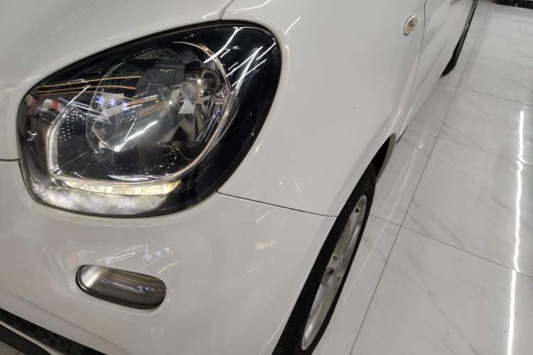 Used smart forfour 2018 1.0L 52 kW Dynamic Edition
