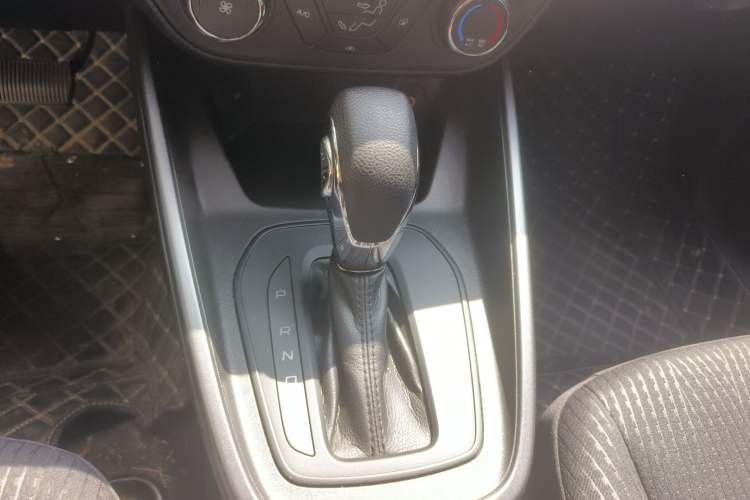 Used Ford Escort 2019 Revised 1.5L Automatic ZhiXiang Version (Tire Pressure Monitoring) China VI Standard Gear Lever