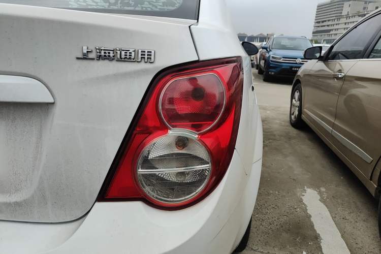 Used Chevrolet Aveo Sonic 2011 Sedan 1.4L MT SL Right Rear Taillight