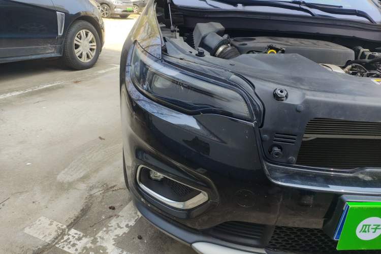 Used Jeep Cherokee 2019 2.0T Two-Wheel Drive Smart Enjoyment Version China VI
